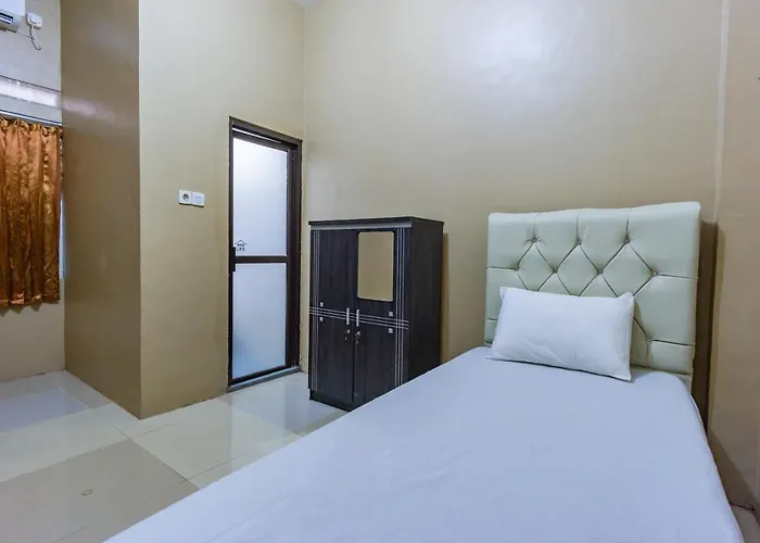 OYO Life 2866 Kost Syahira